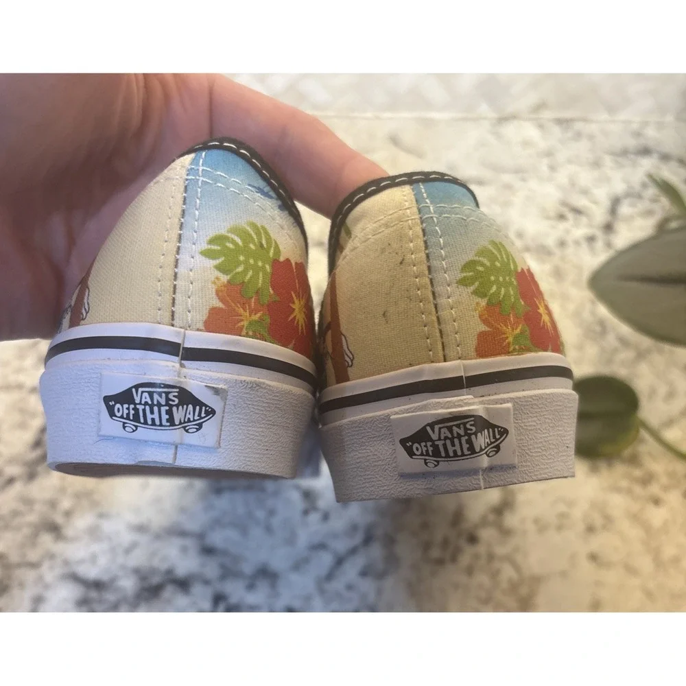 Vans X Disney Rare Hawaiian Aloha Mickey Minnie Mouse M6 L7.5 limited Addition‎